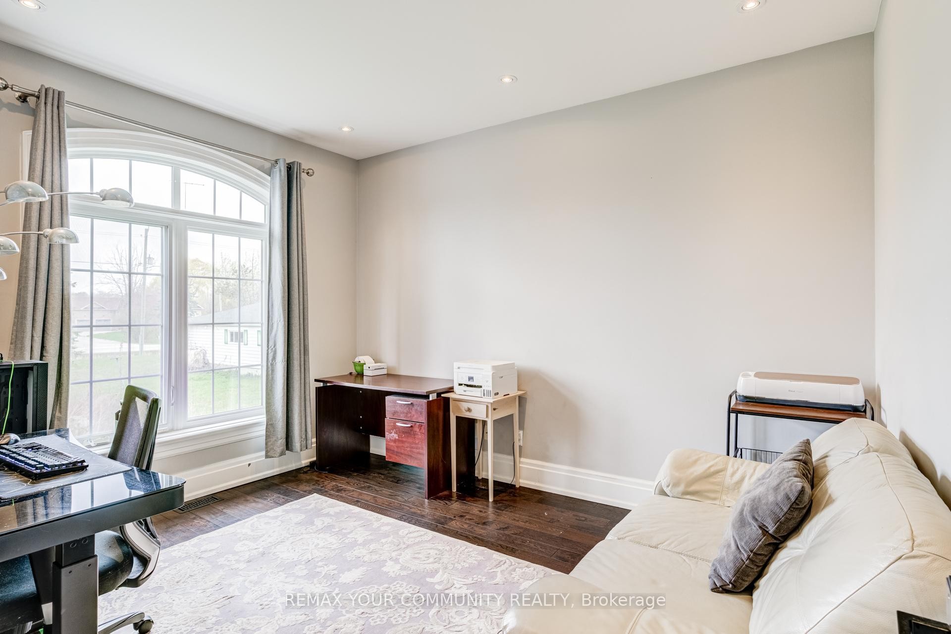 









20111


Bathurst

Street East,
East Gwillimbury,




ON
L9N 1N3

