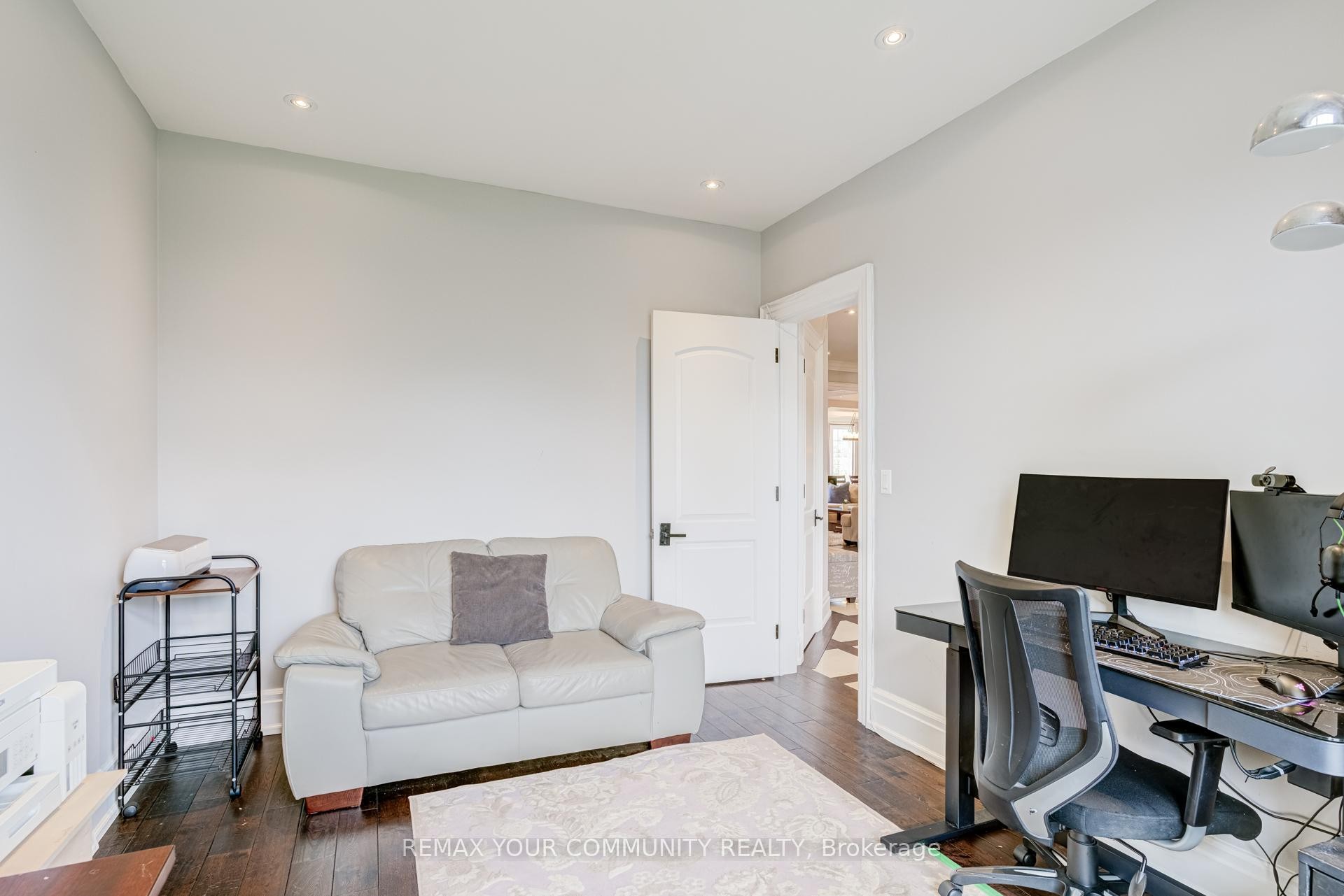 









20111


Bathurst

Street East,
East Gwillimbury,




ON
L9N 1N3


