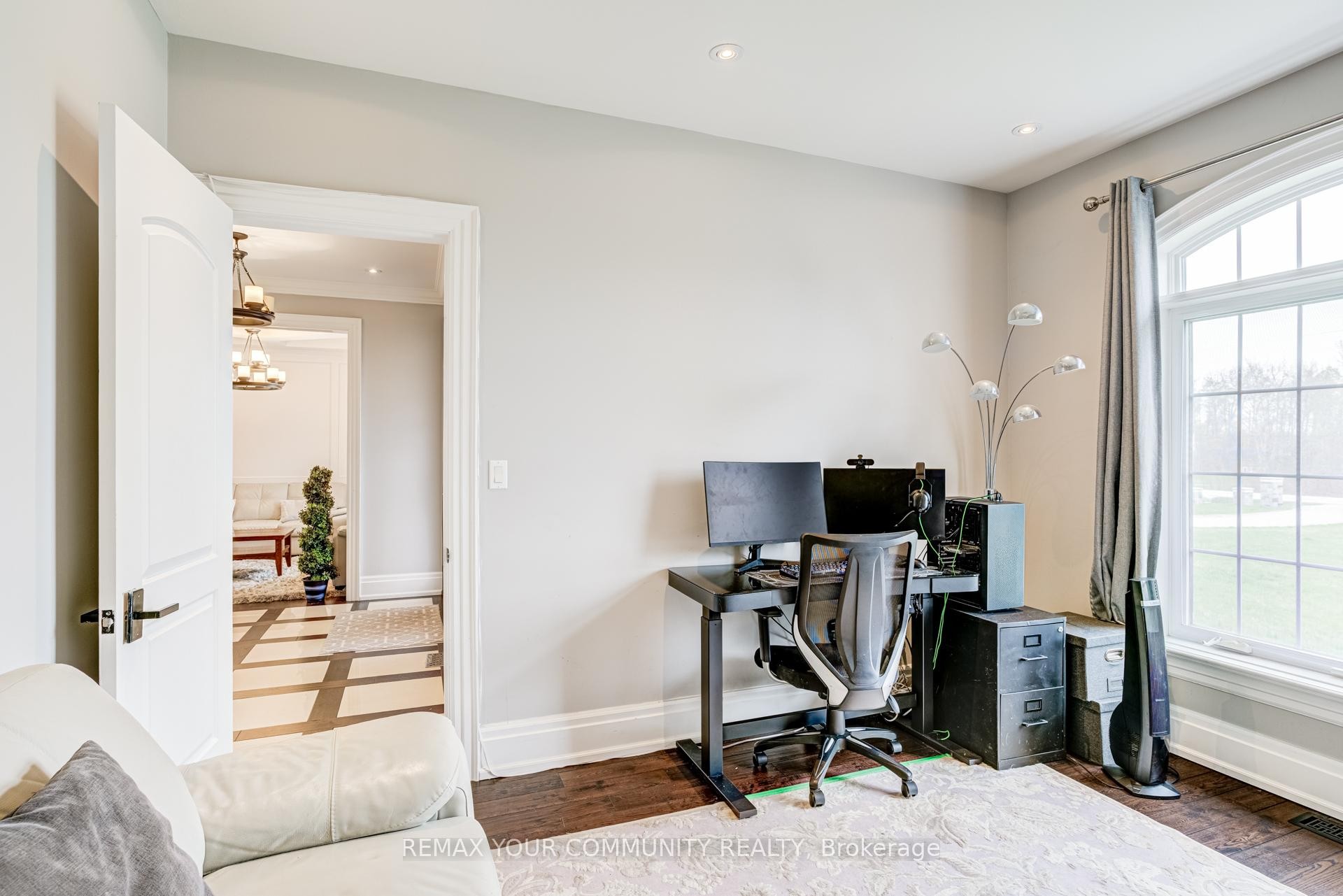 









20111


Bathurst

Street East,
East Gwillimbury,




ON
L9N 1N3

