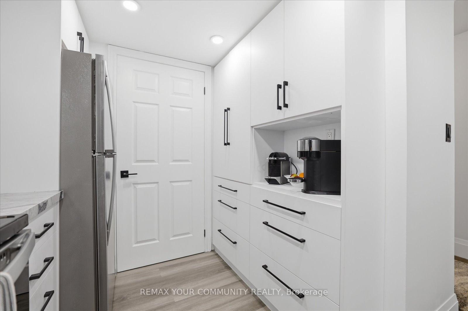 









121


Woodbridge

Avenue, 313,
Vaughan,




ON
L4L 9E3

