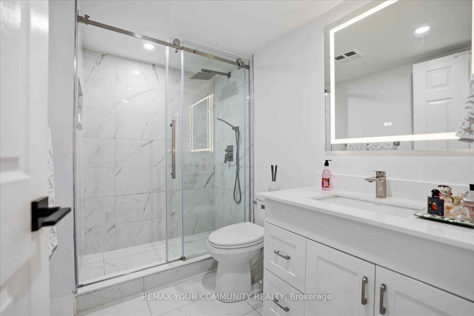 









121


Woodbridge

Avenue, 313,
Vaughan,




ON
L4L 9E3

