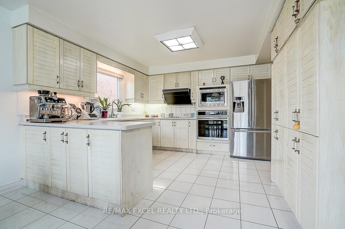 









10


Brookshill

Crescent,
Richmond Hill,




ON
L4B 3J1

