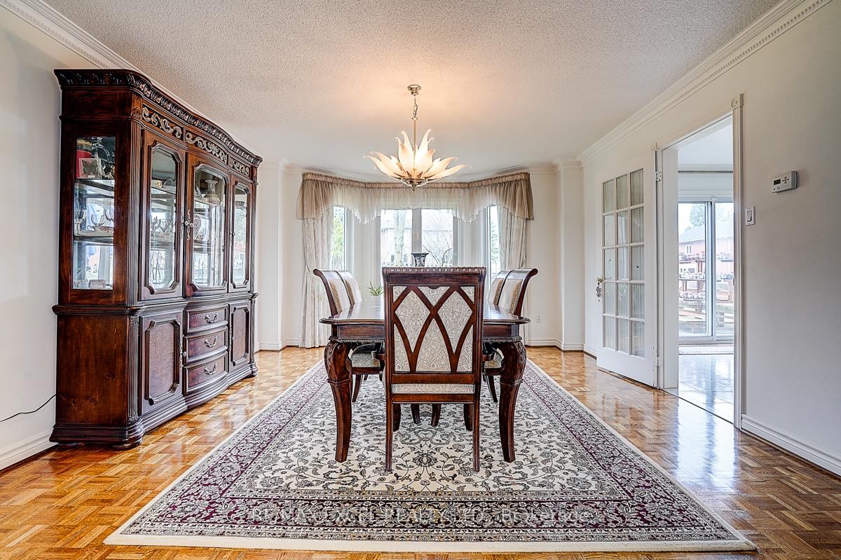 









10


Brookshill

Crescent,
Richmond Hill,




ON
L4B 3J1

