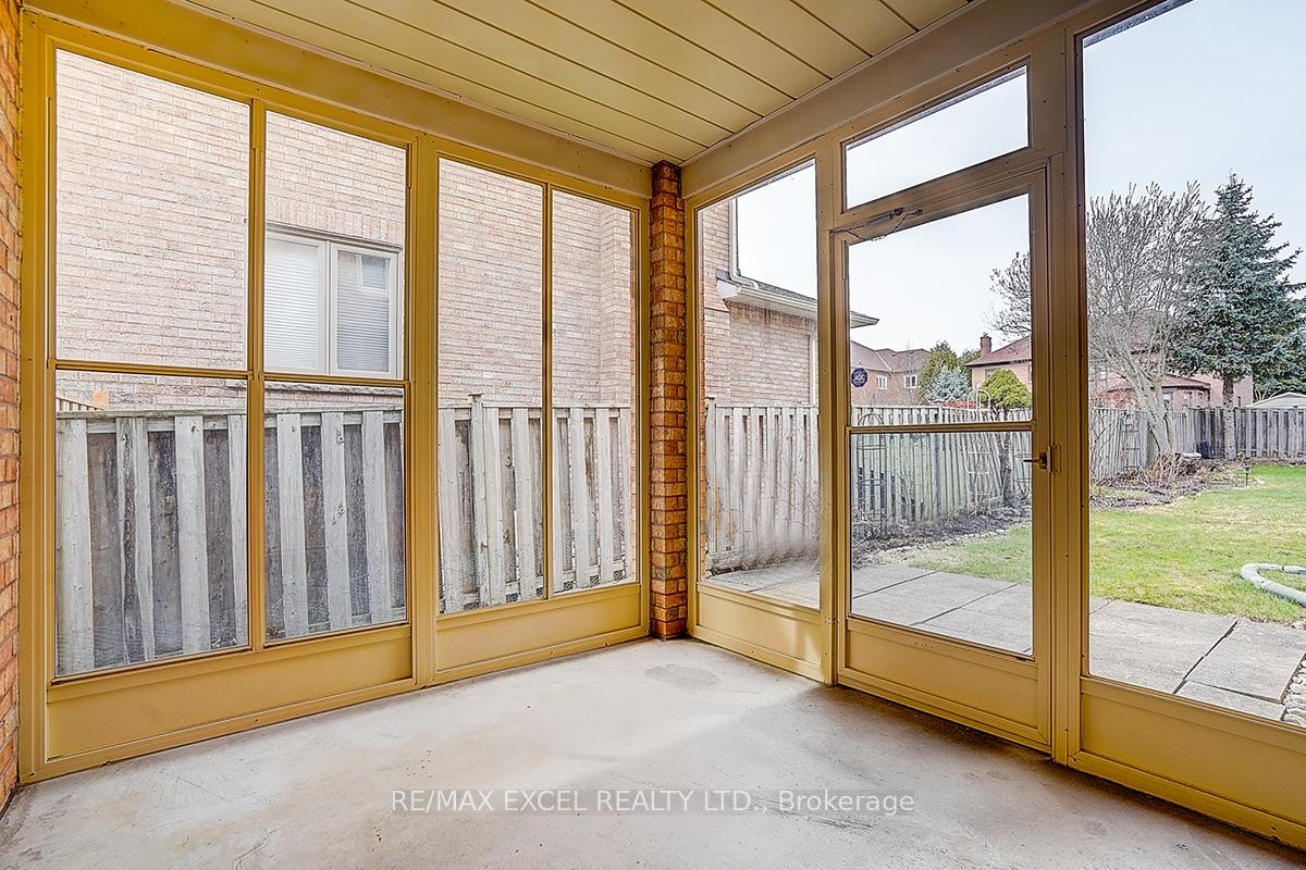 









10


Brookshill

Crescent,
Richmond Hill,




ON
L4B 3J1

