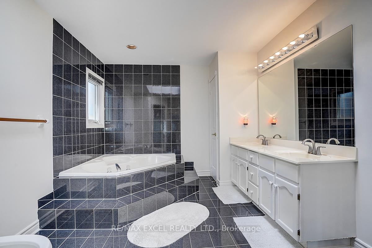 









10


Brookshill

Crescent,
Richmond Hill,




ON
L4B 3J1

