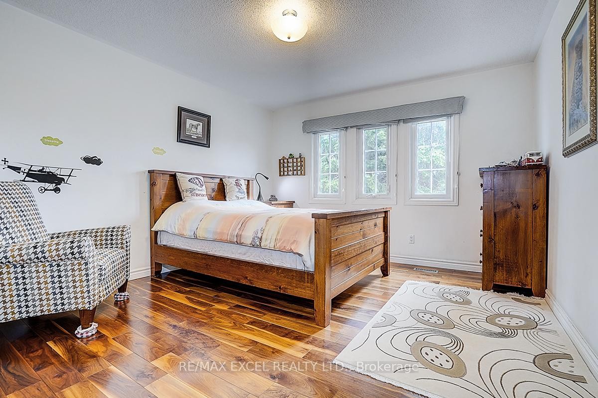 









10


Brookshill

Crescent,
Richmond Hill,




ON
L4B 3J1

