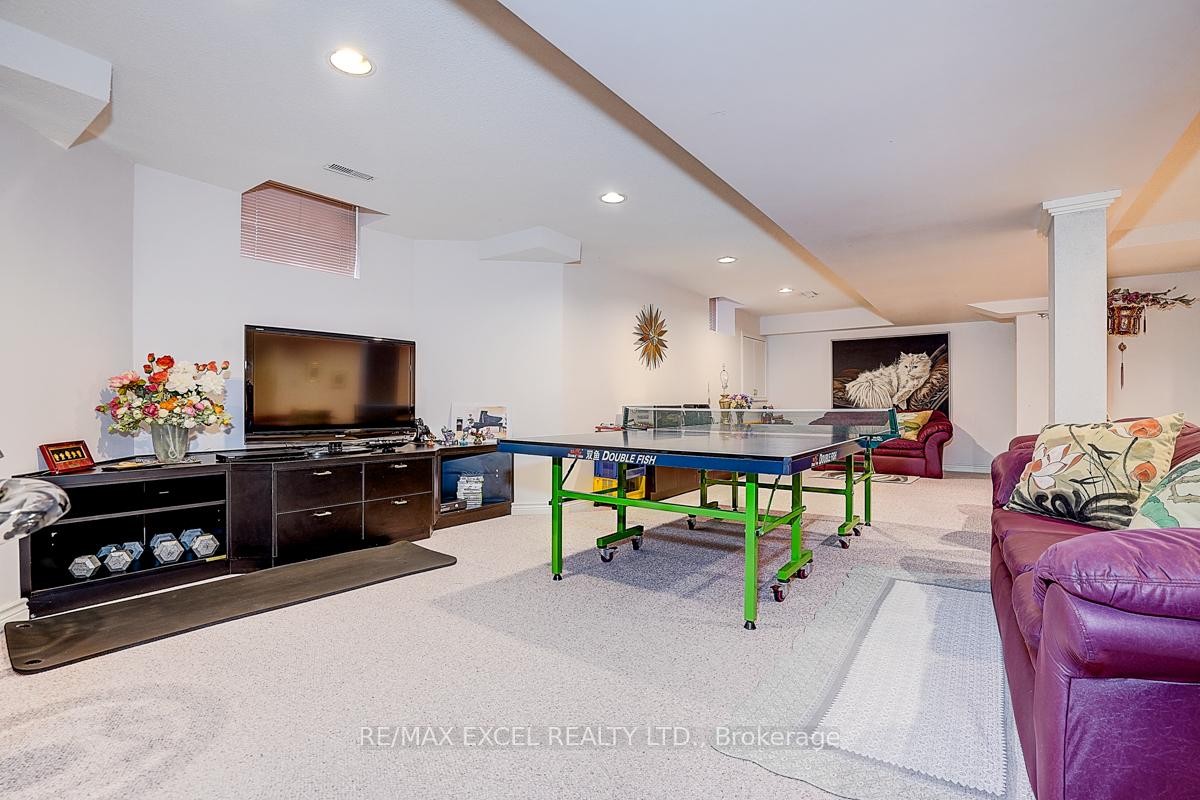 









10


Brookshill

Crescent,
Richmond Hill,




ON
L4B 3J1

