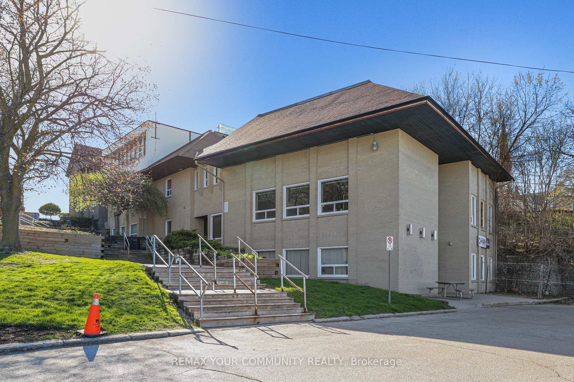 









171


Main

Street South, 203,
Newmarket,




ON
L3Y 3Y9


