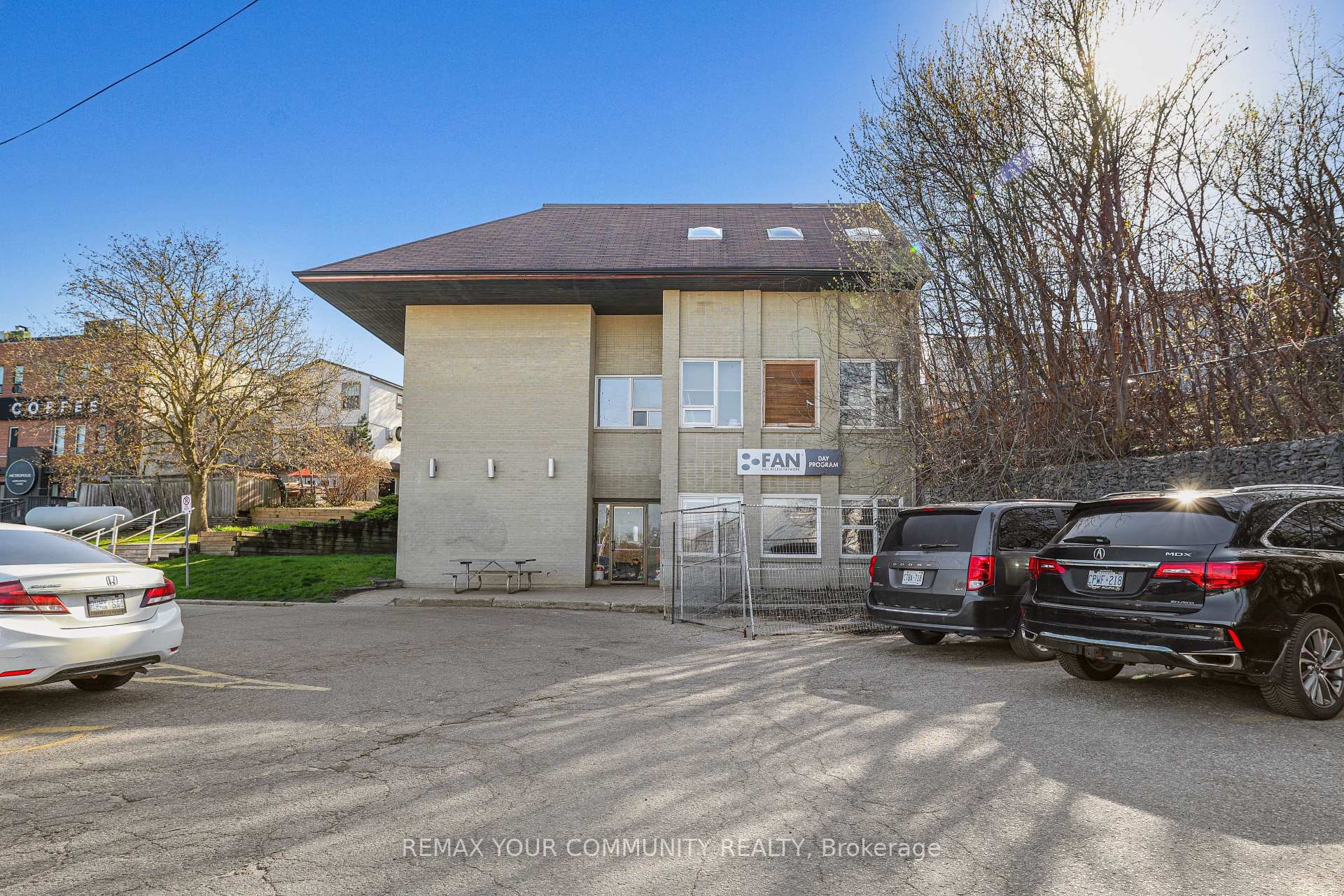 









171


Main

Street South, 203,
Newmarket,




ON
L3Y 3Y9

