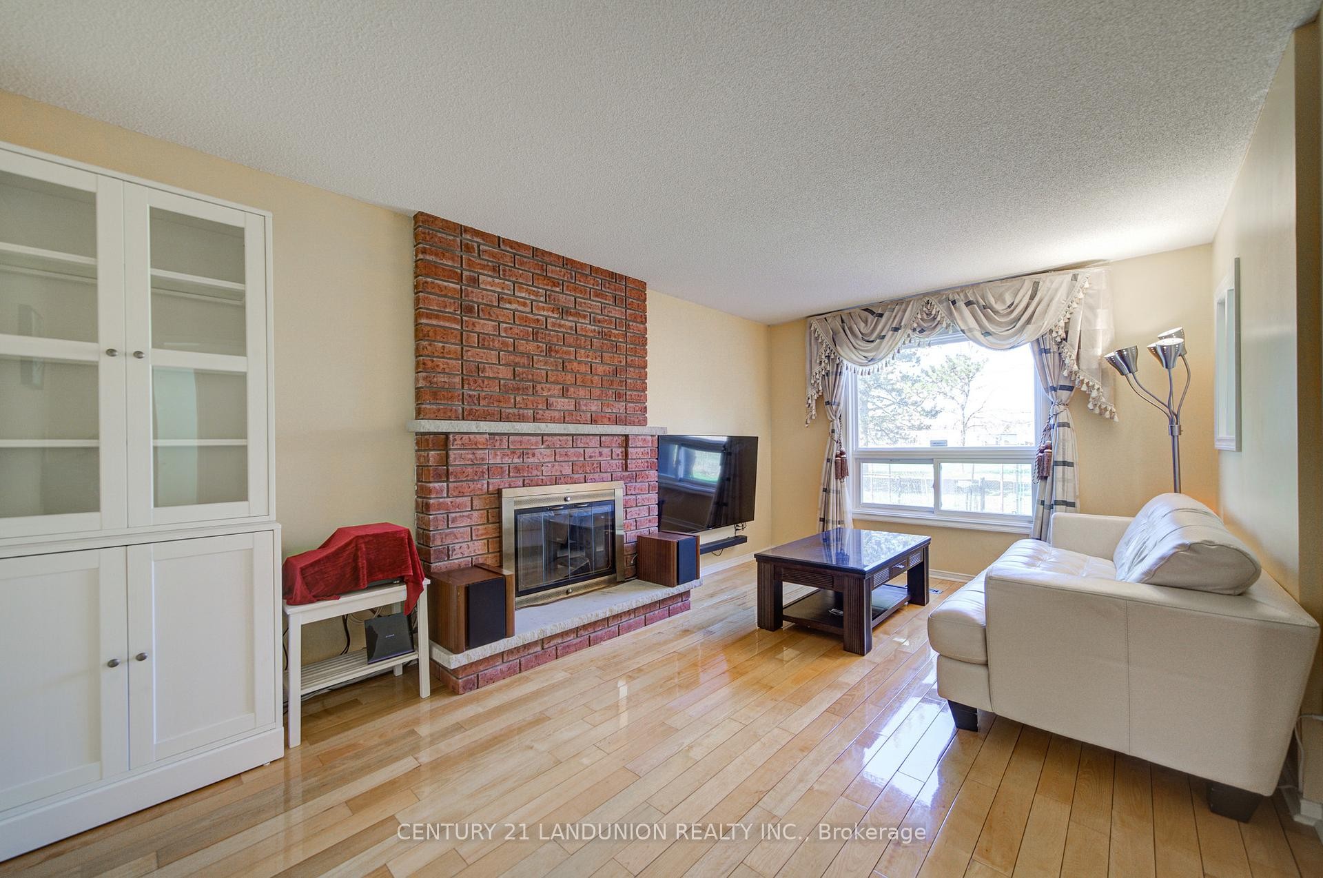









49


John Stiver

Crescent,
Markham,




ON
L3R 9B6

