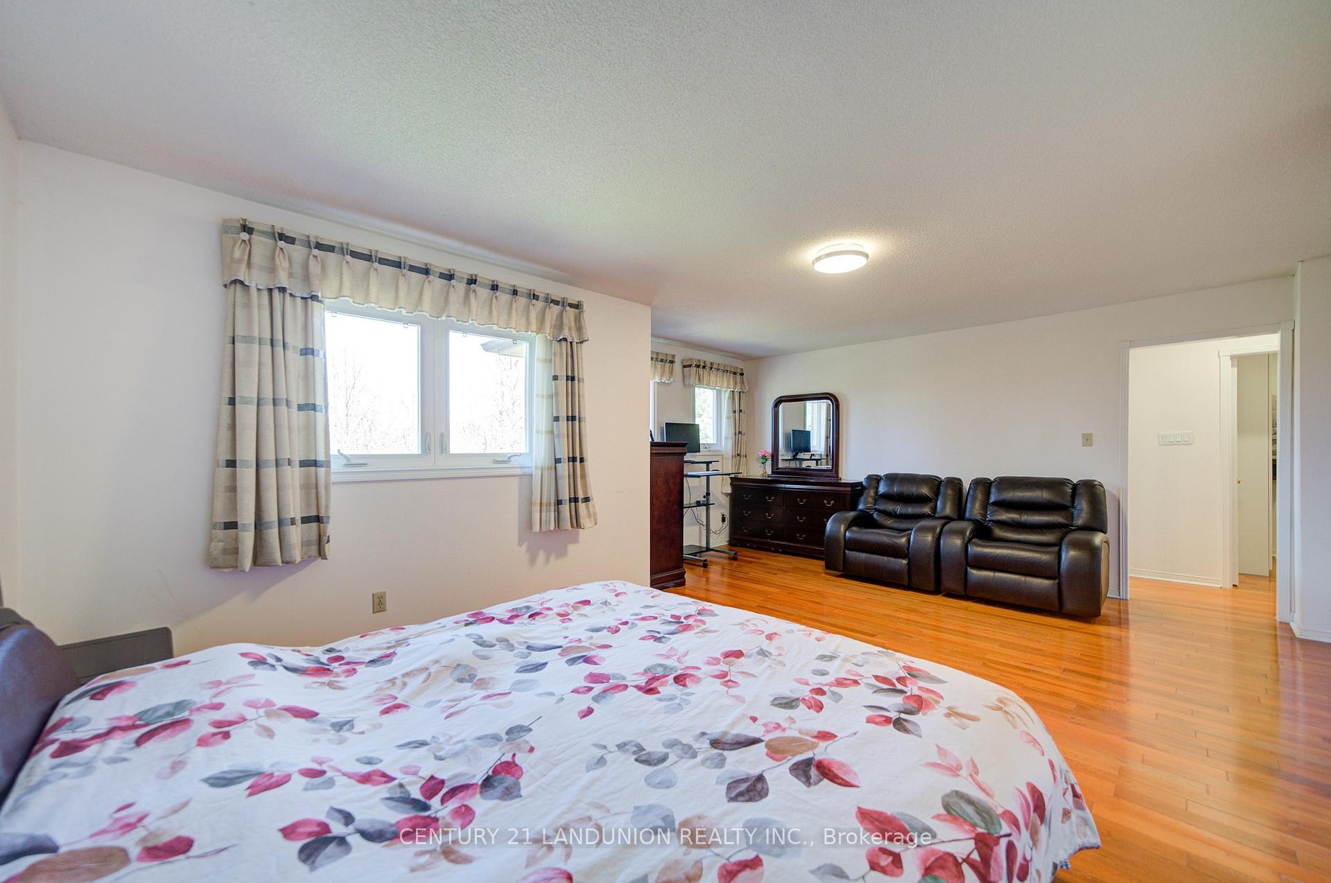 









49


John Stiver

Crescent,
Markham,




ON
L3R 9B6

