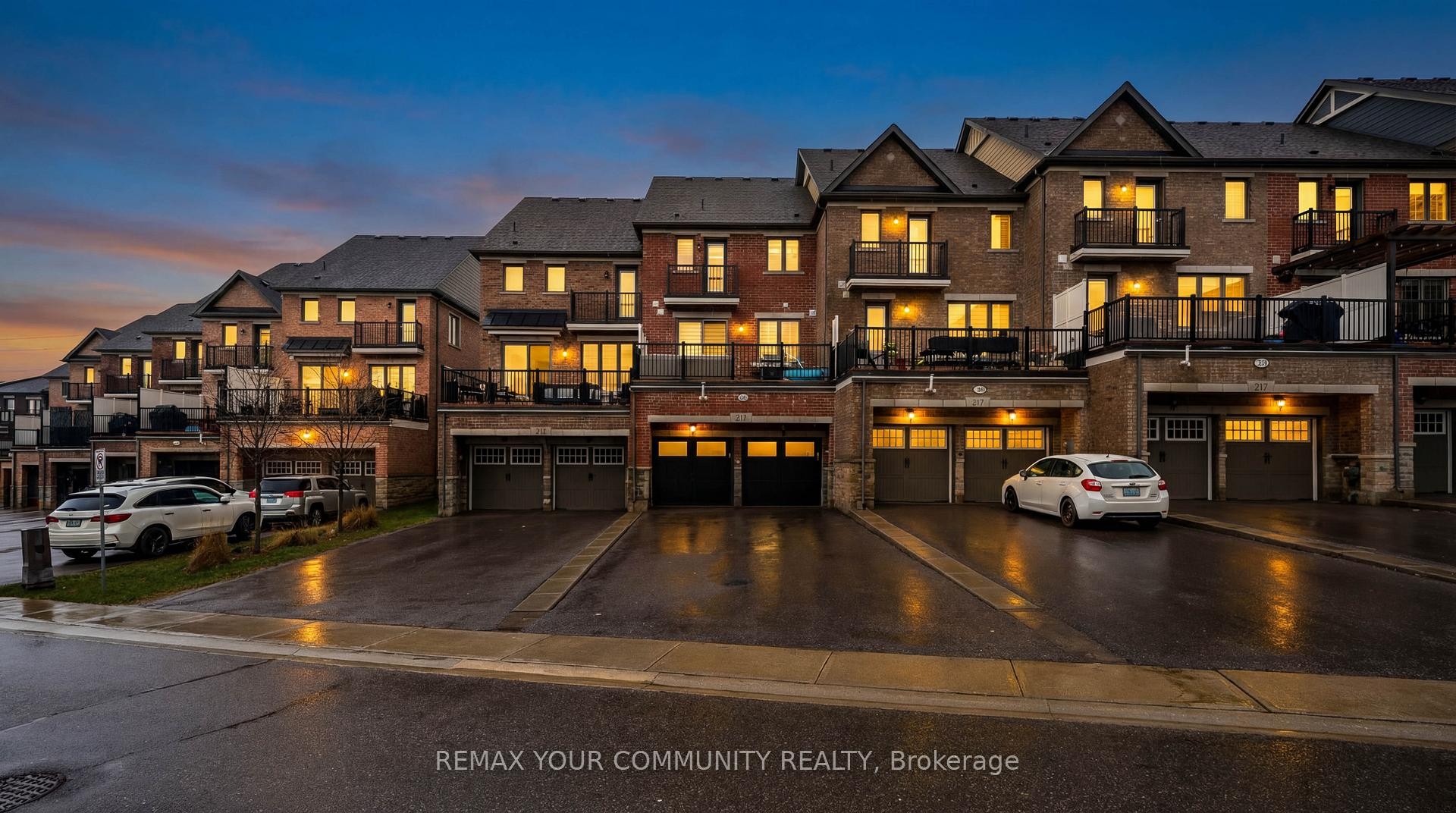 









313


Kleinburg Summit

Way,
Vaughan,




ON
L4H 4S7

