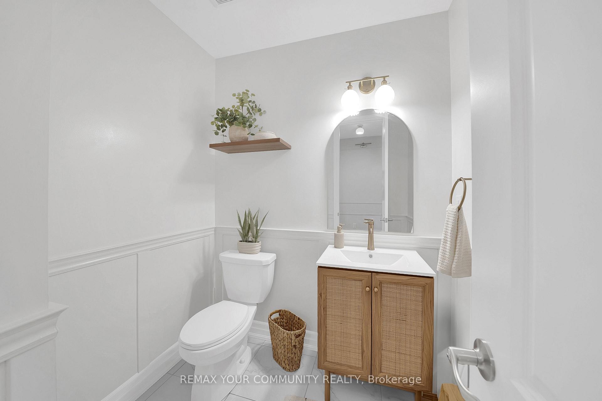 









313


Kleinburg Summit

Way,
Vaughan,




ON
L4H 4S7

