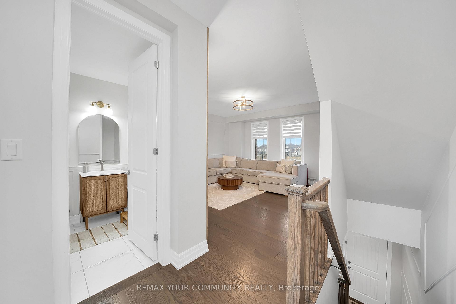 









313


Kleinburg Summit

Way,
Vaughan,




ON
L4H 4S7

