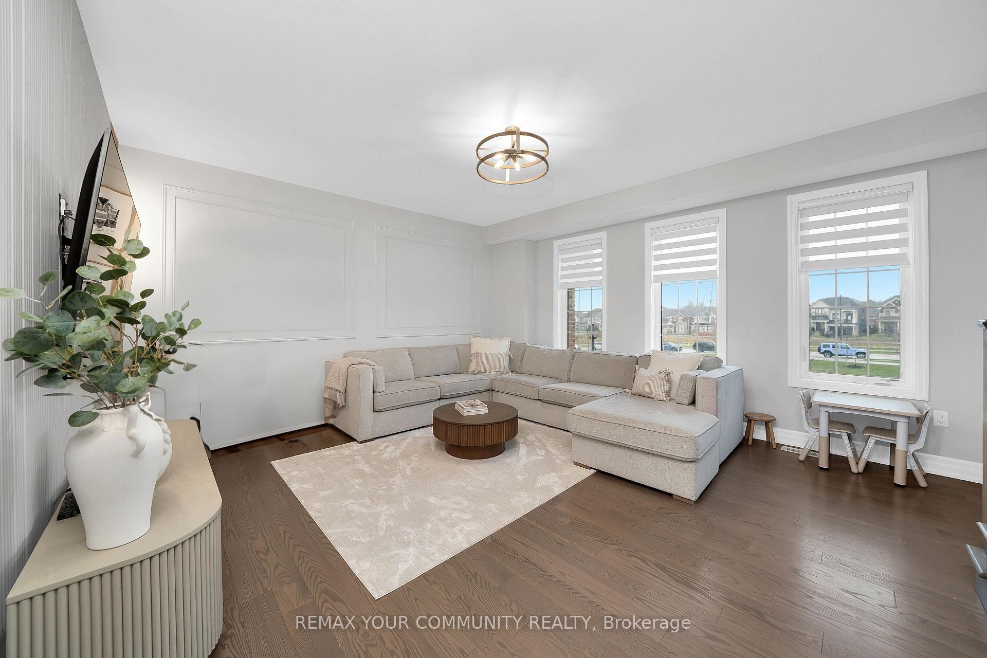 









313


Kleinburg Summit

Way,
Vaughan,




ON
L4H 4S7

