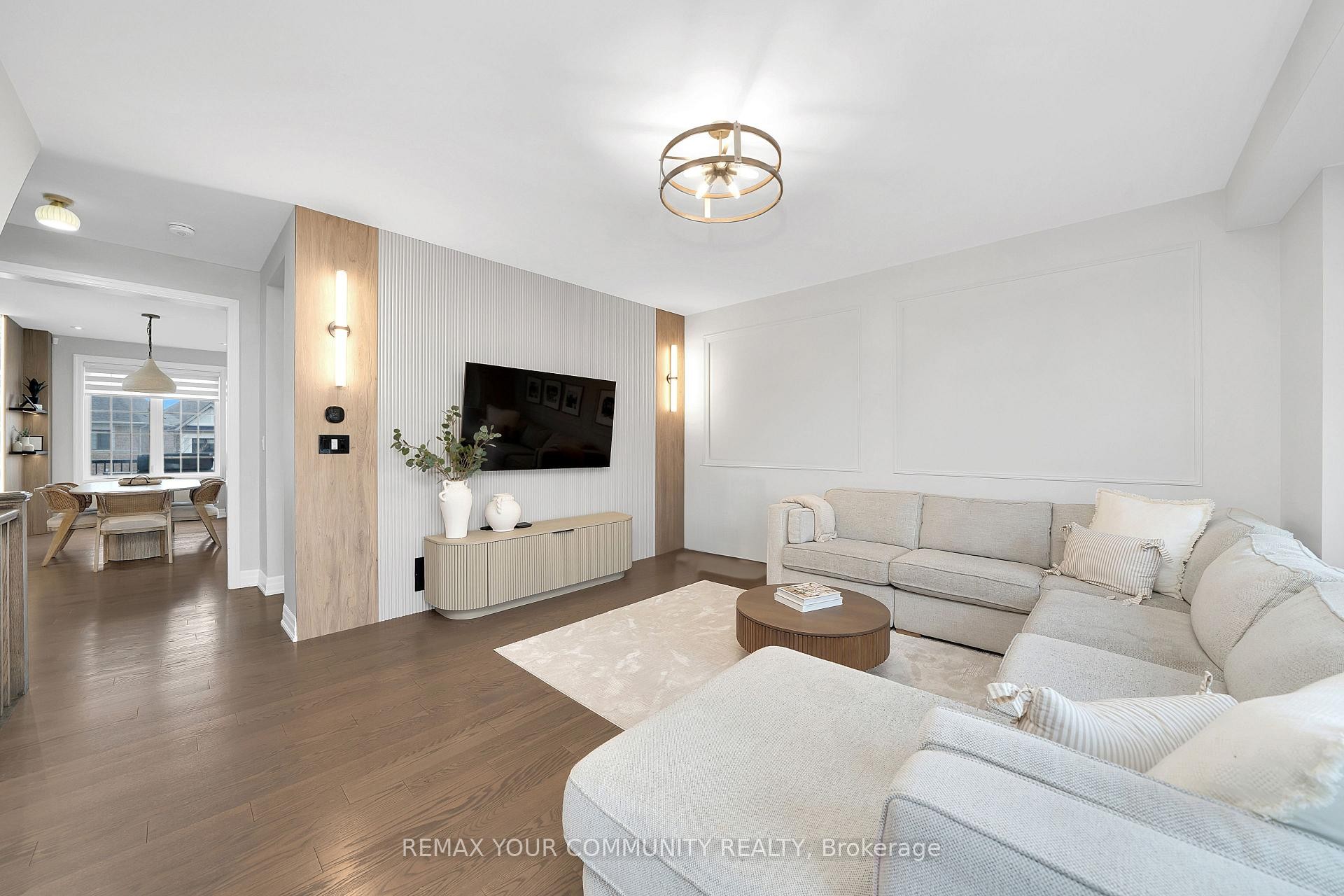 









313


Kleinburg Summit

Way,
Vaughan,




ON
L4H 4S7

