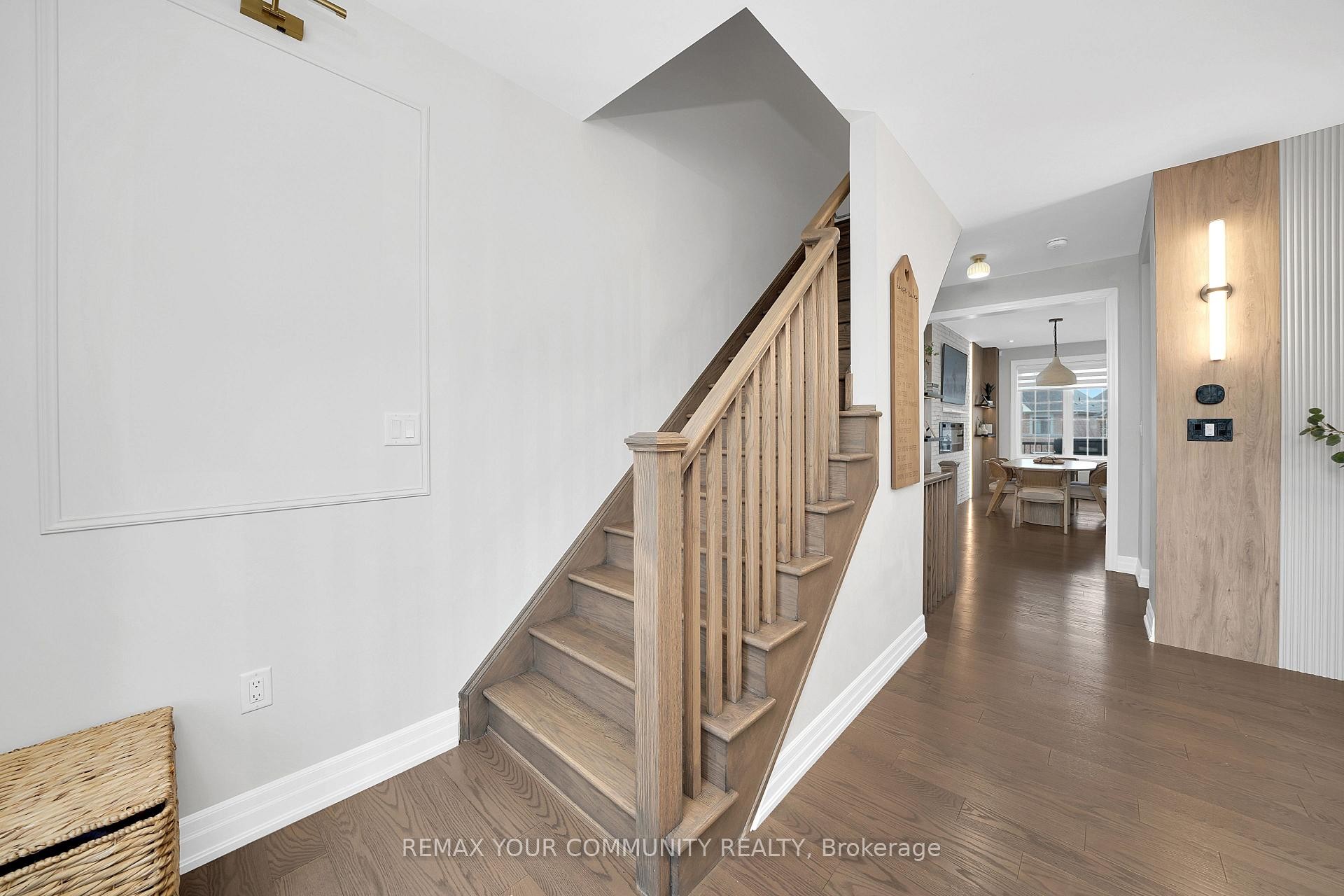 









313


Kleinburg Summit

Way,
Vaughan,




ON
L4H 4S7

