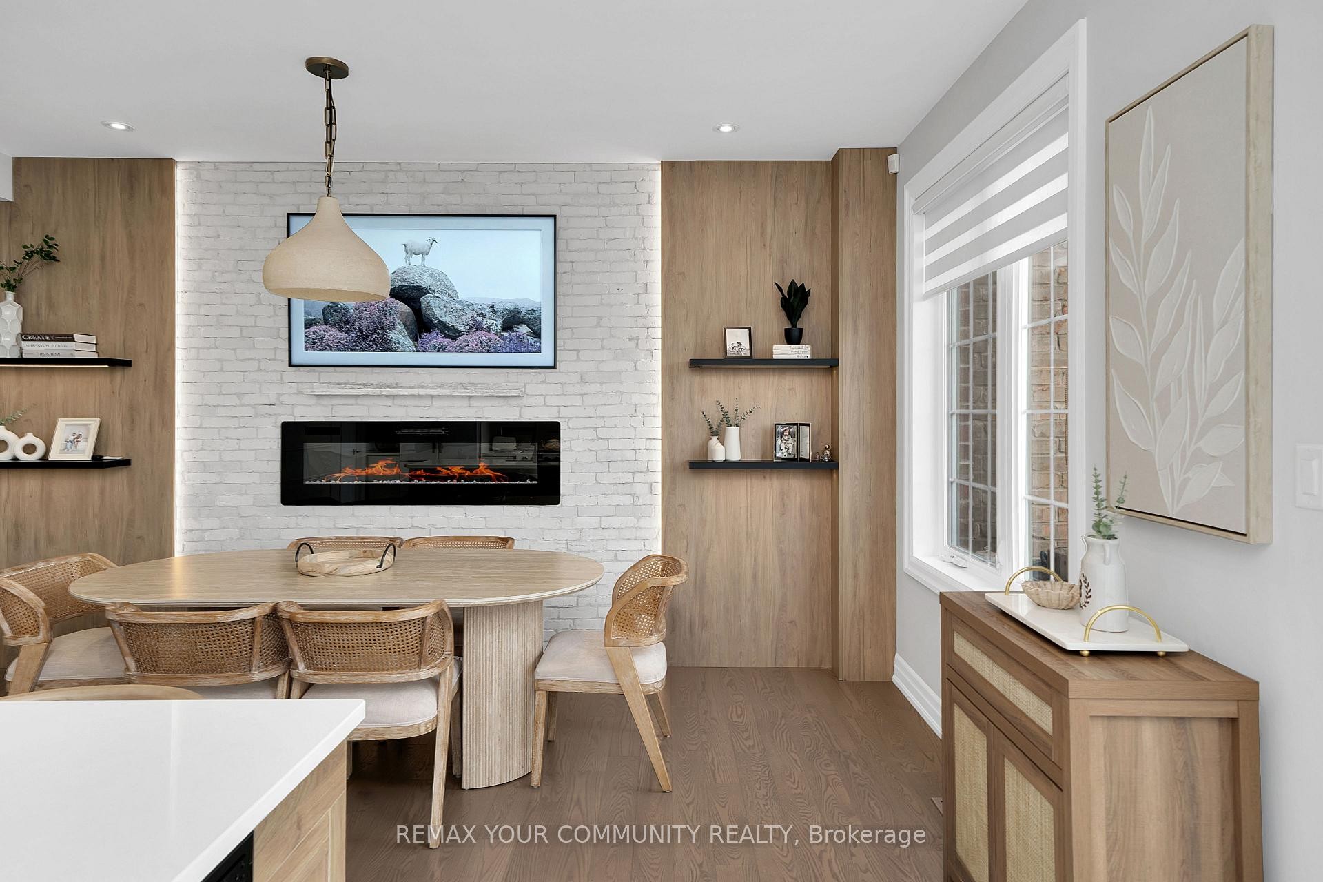 









313


Kleinburg Summit

Way,
Vaughan,




ON
L4H 4S7

