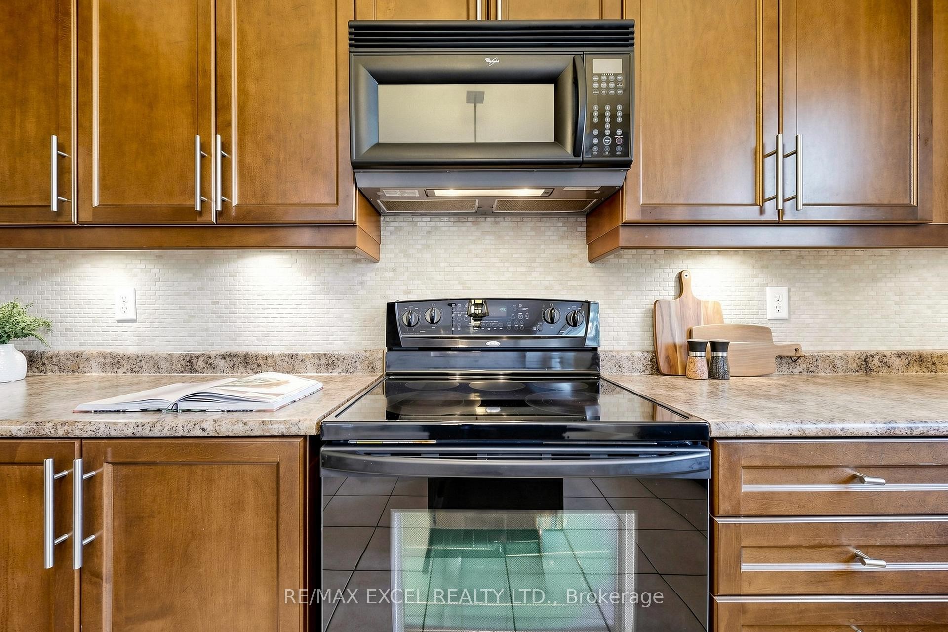 









9


Evaridge

Drive,
Markham,




ON
L6B 1E9

