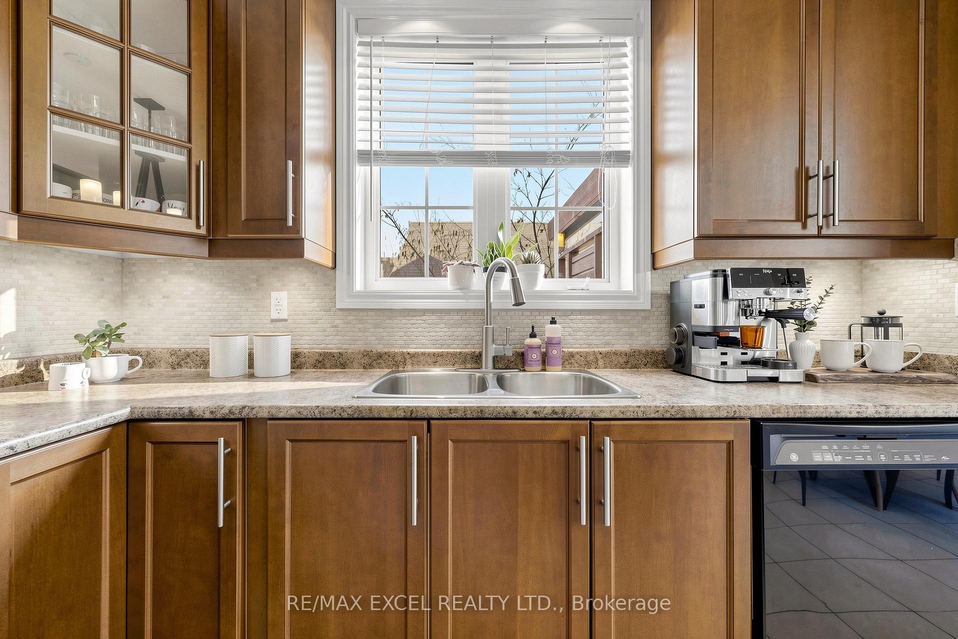 









9


Evaridge

Drive,
Markham,




ON
L6B 1E9

