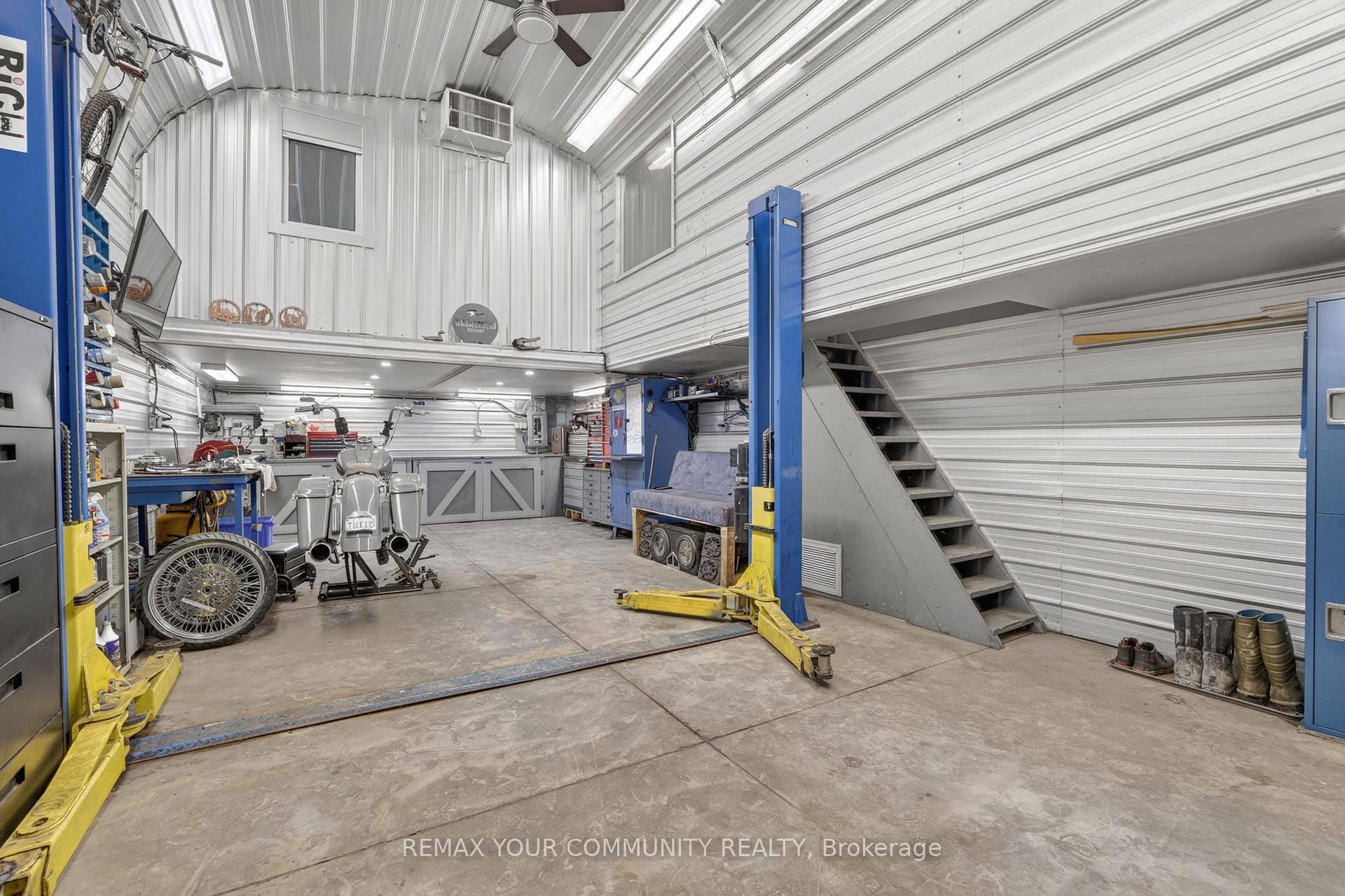 









2388


Line 10

N/A,
Bradford West Gwillimbury,




ON
L3Z 3L2

