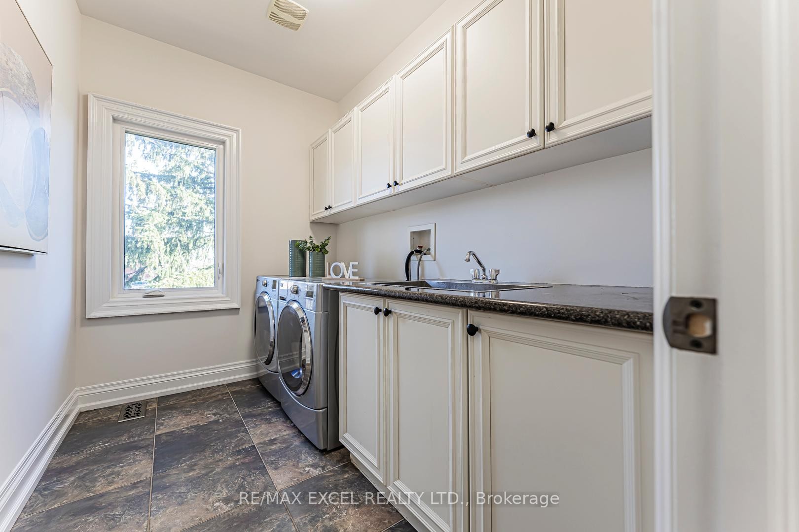









19


Addison

Street,
Richmond Hill,




ON
L4C 9N1

