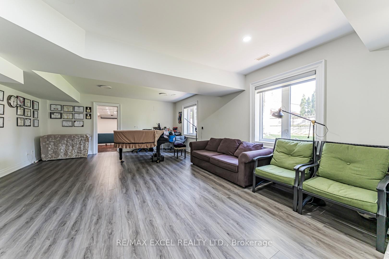 









19


Addison

Street,
Richmond Hill,




ON
L4C 9N1

