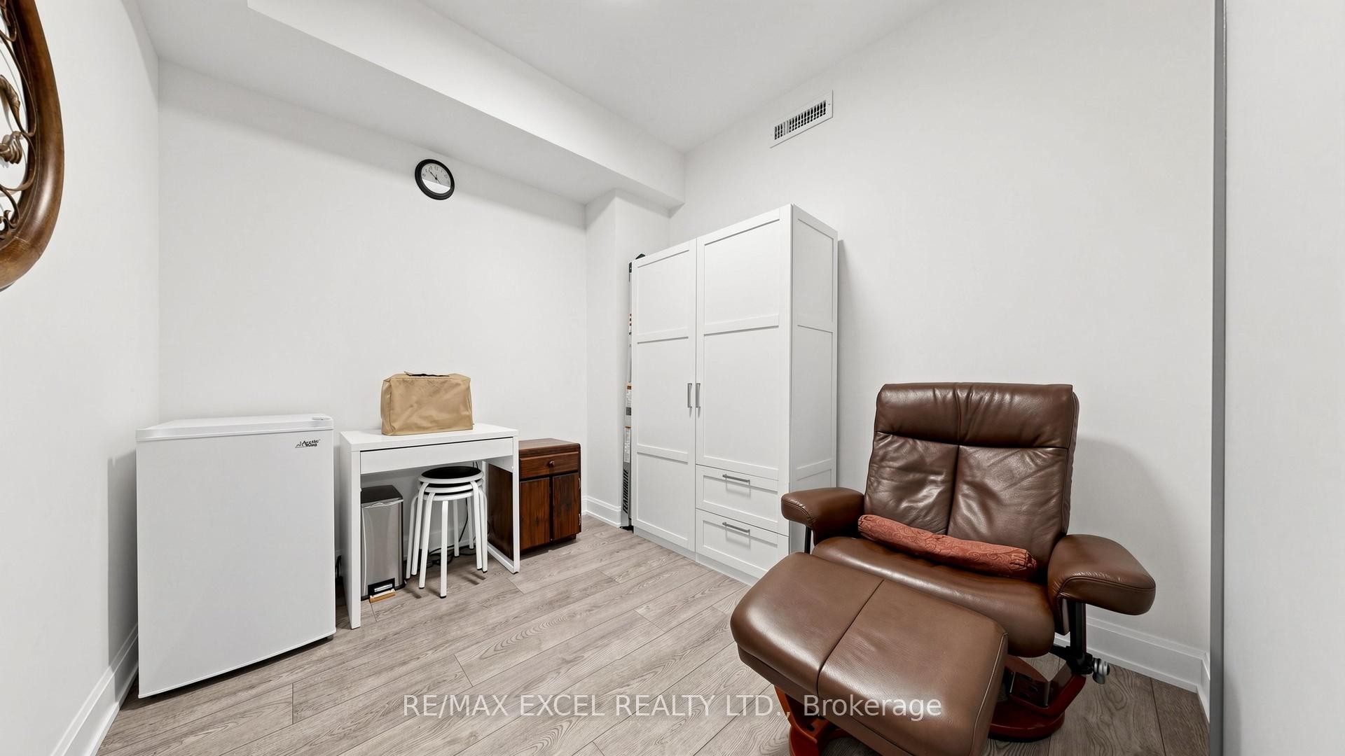 









8


Water Walk

Drive, 1005,
Markham,




ON
L3R 6L4

