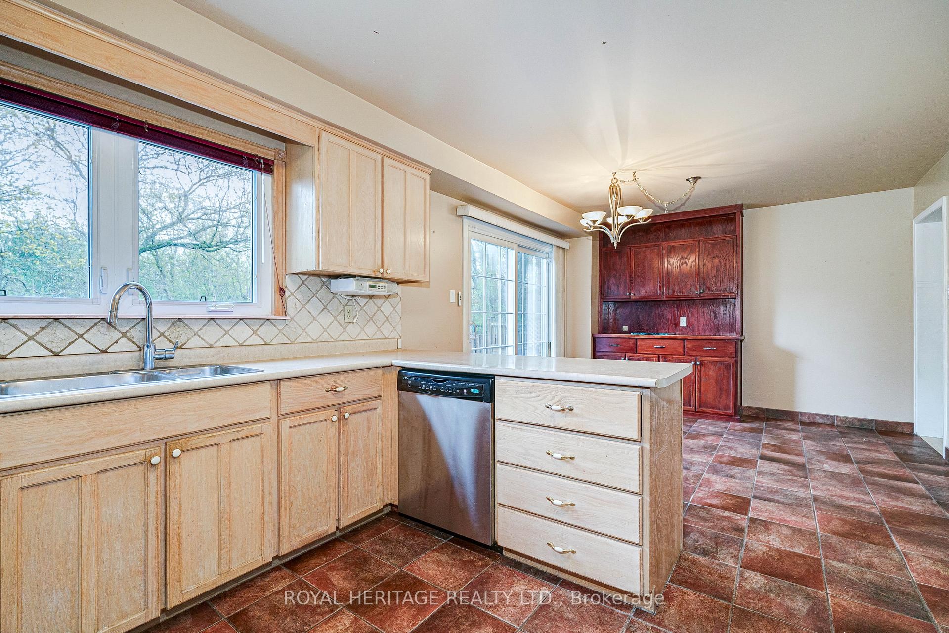 









100


Squire Bakers

Lane,
Markham,




ON
L3P 3H2

