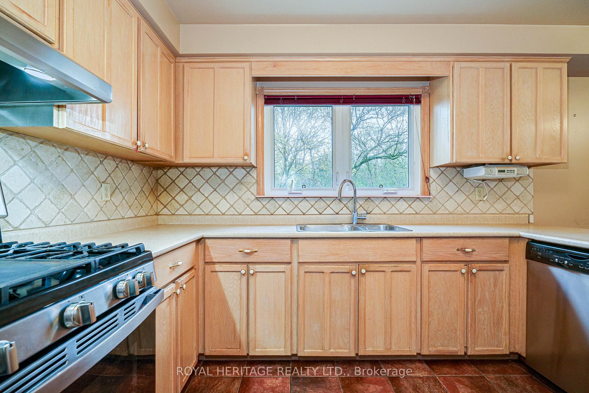 









100


Squire Bakers

Lane,
Markham,




ON
L3P 3H2


