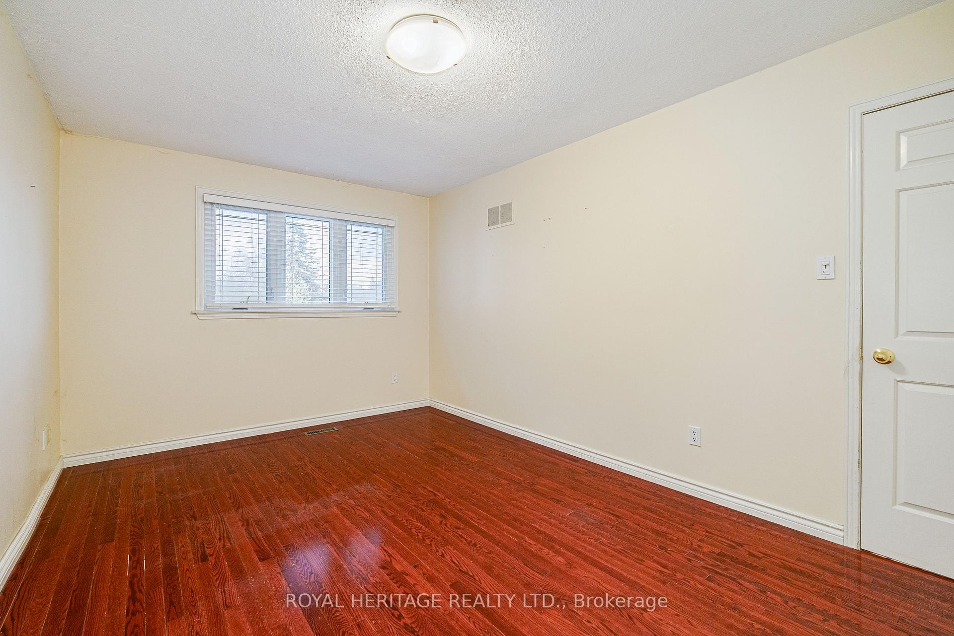 









100


Squire Bakers

Lane,
Markham,




ON
L3P 3H2

