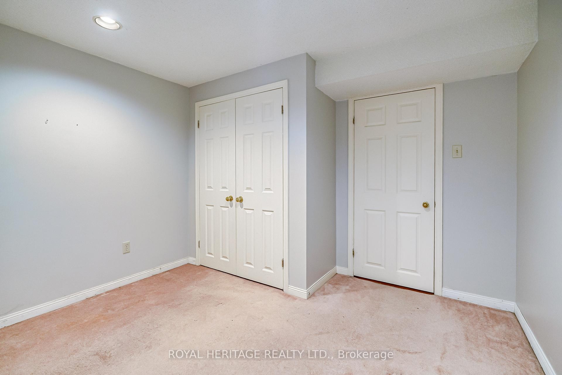 









100


Squire Bakers

Lane,
Markham,




ON
L3P 3H2

