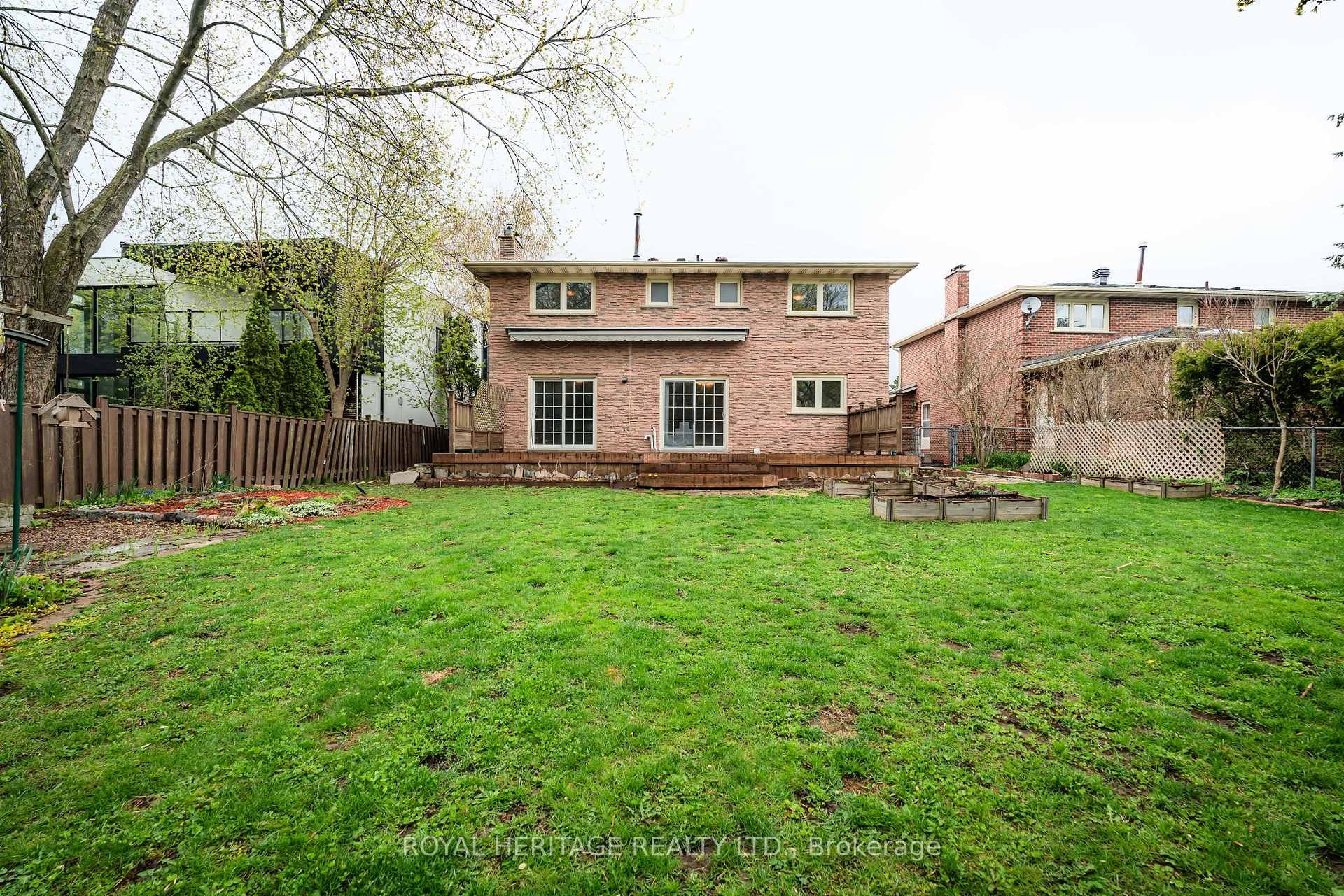 









100


Squire Bakers

Lane,
Markham,




ON
L3P 3H2

