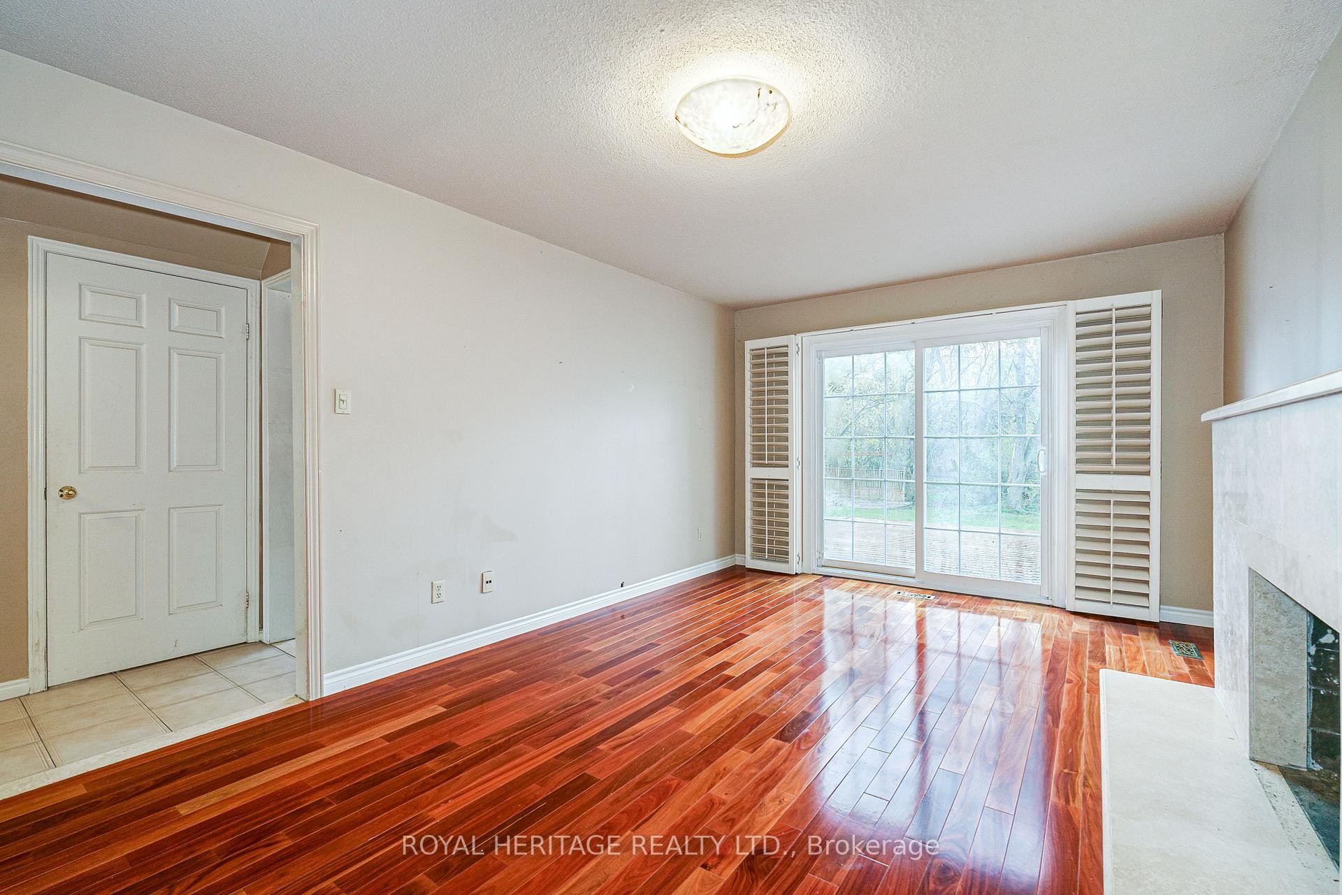 









100


Squire Bakers

Lane,
Markham,




ON
L3P 3H2

