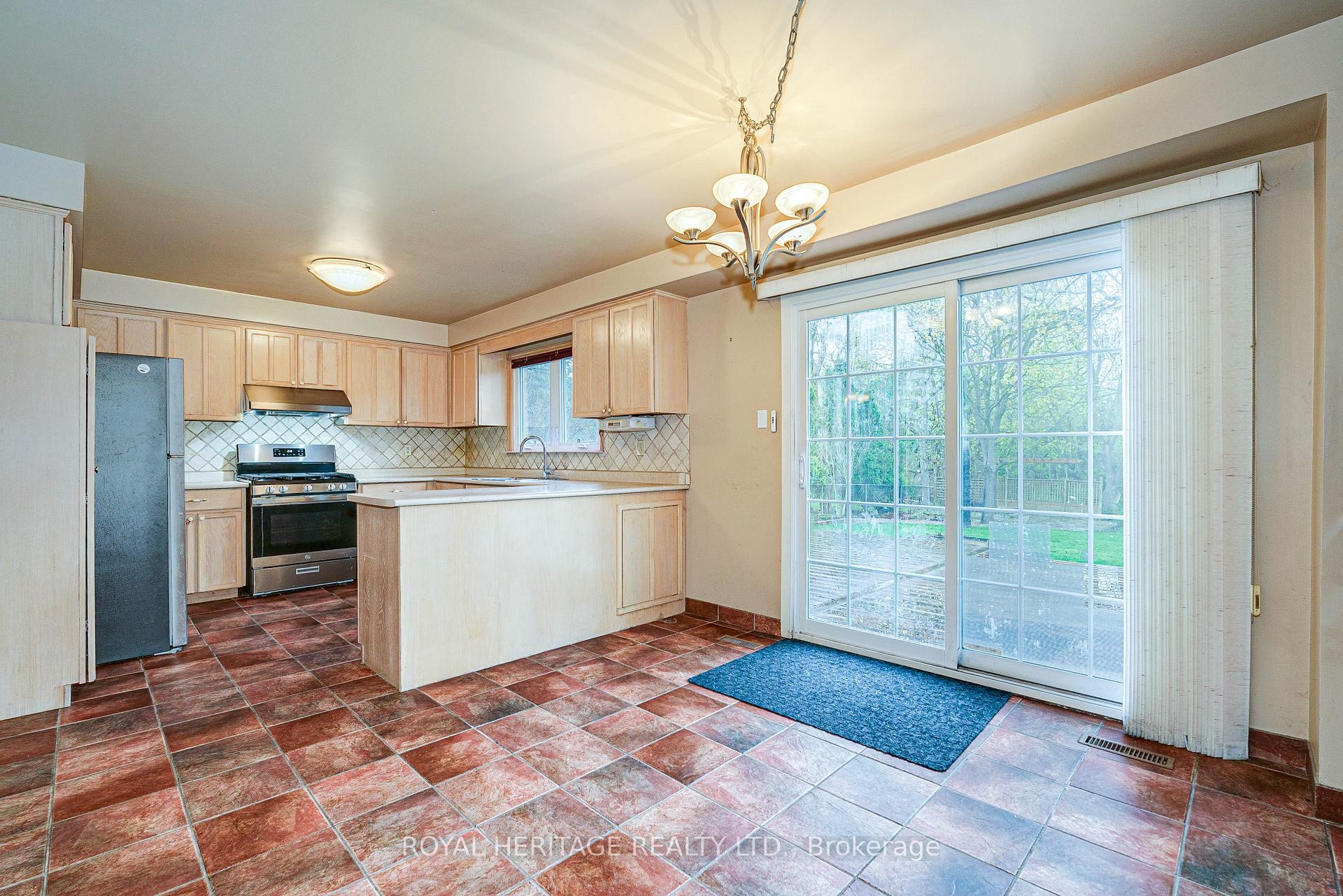 









100


Squire Bakers

Lane,
Markham,




ON
L3P 3H2

