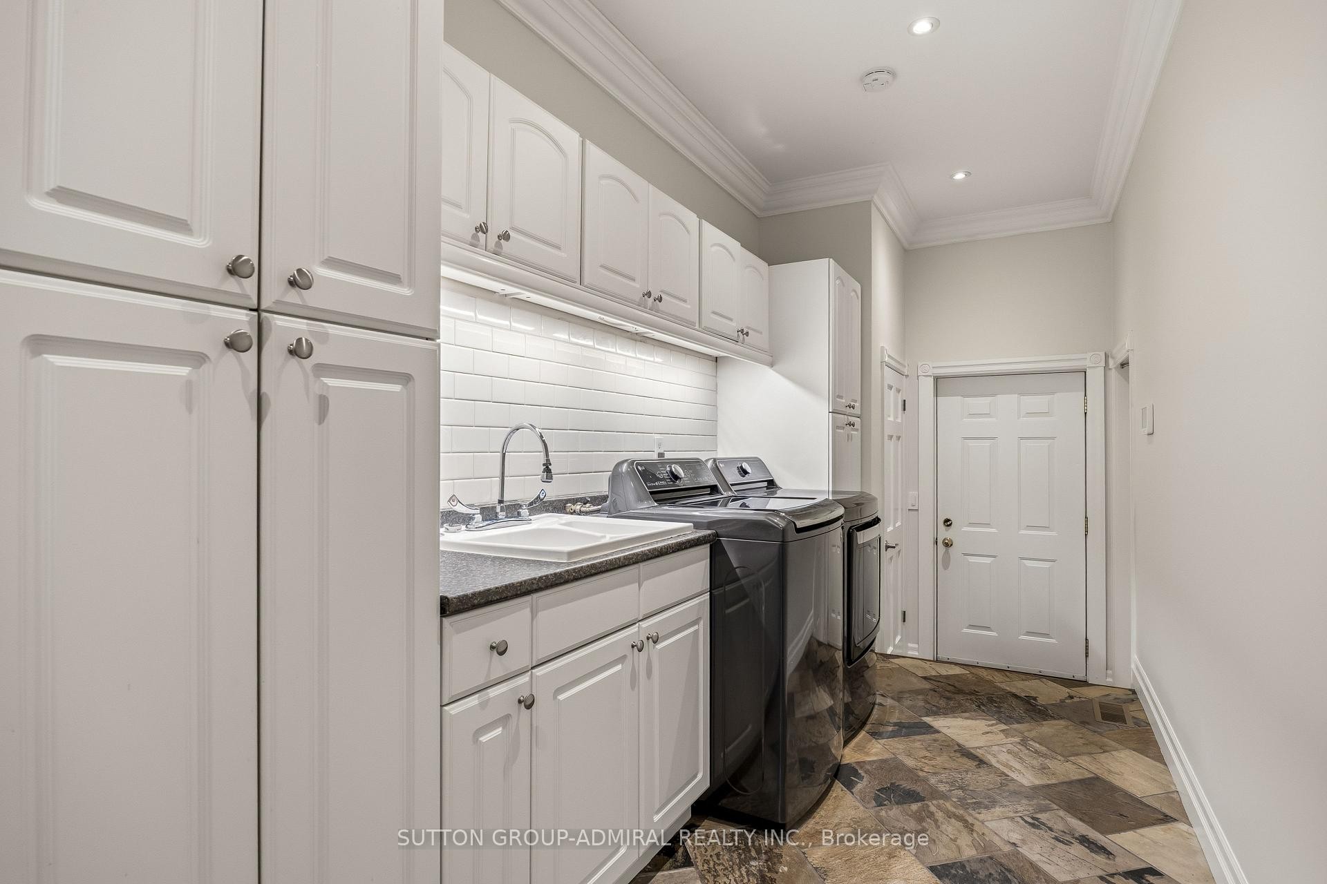 









47


Johnson

Street,
Markham,




ON
L3T 2N9


