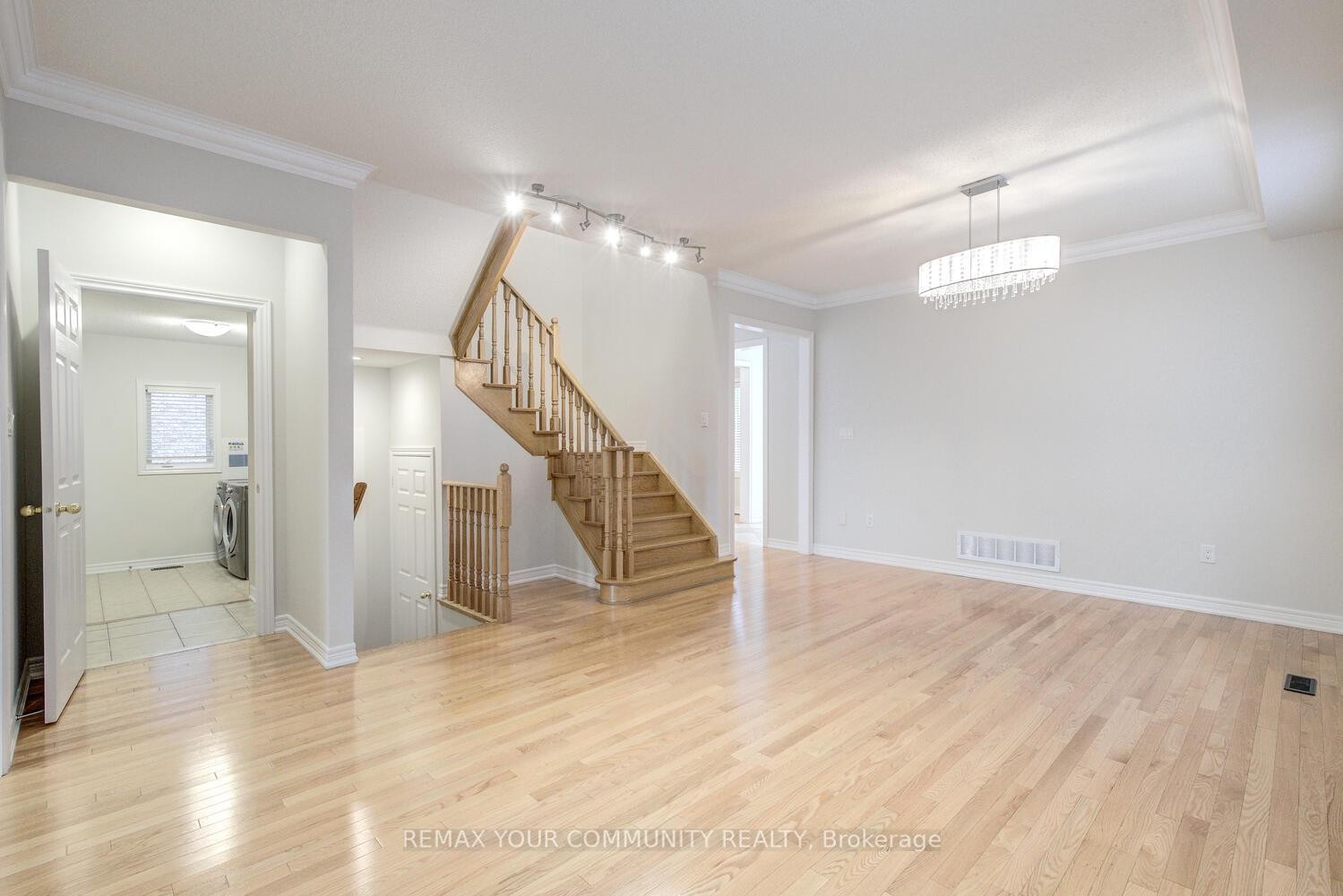









76


Ivy Glen

Drive,
Vaughan,




ON
L6A 0P2

