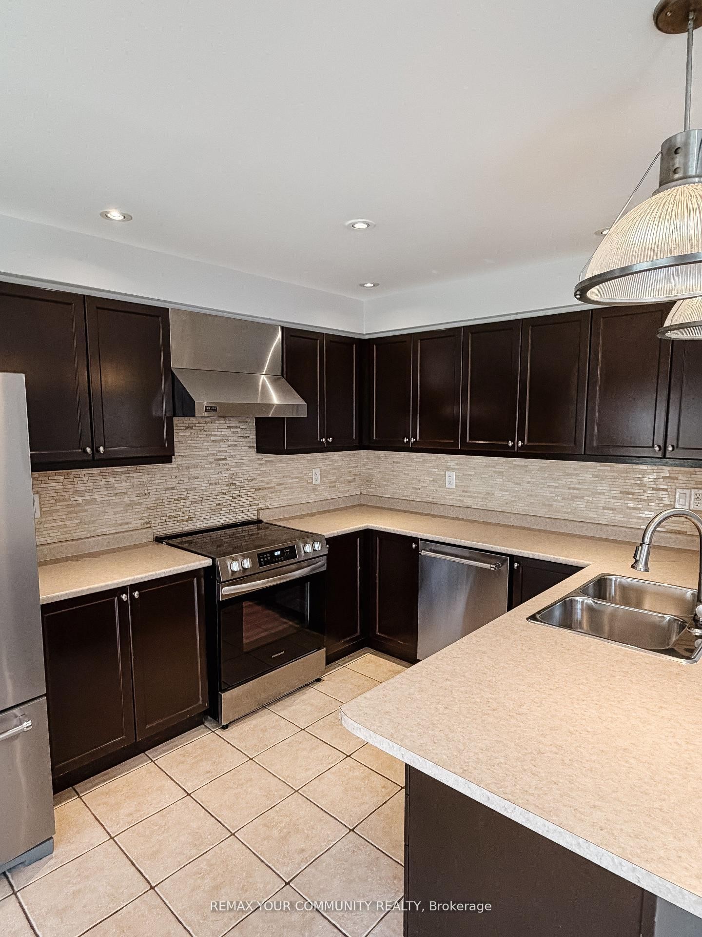 









18


Gordon

Drive,
New Tecumseth,




ON
L9R 0J1


