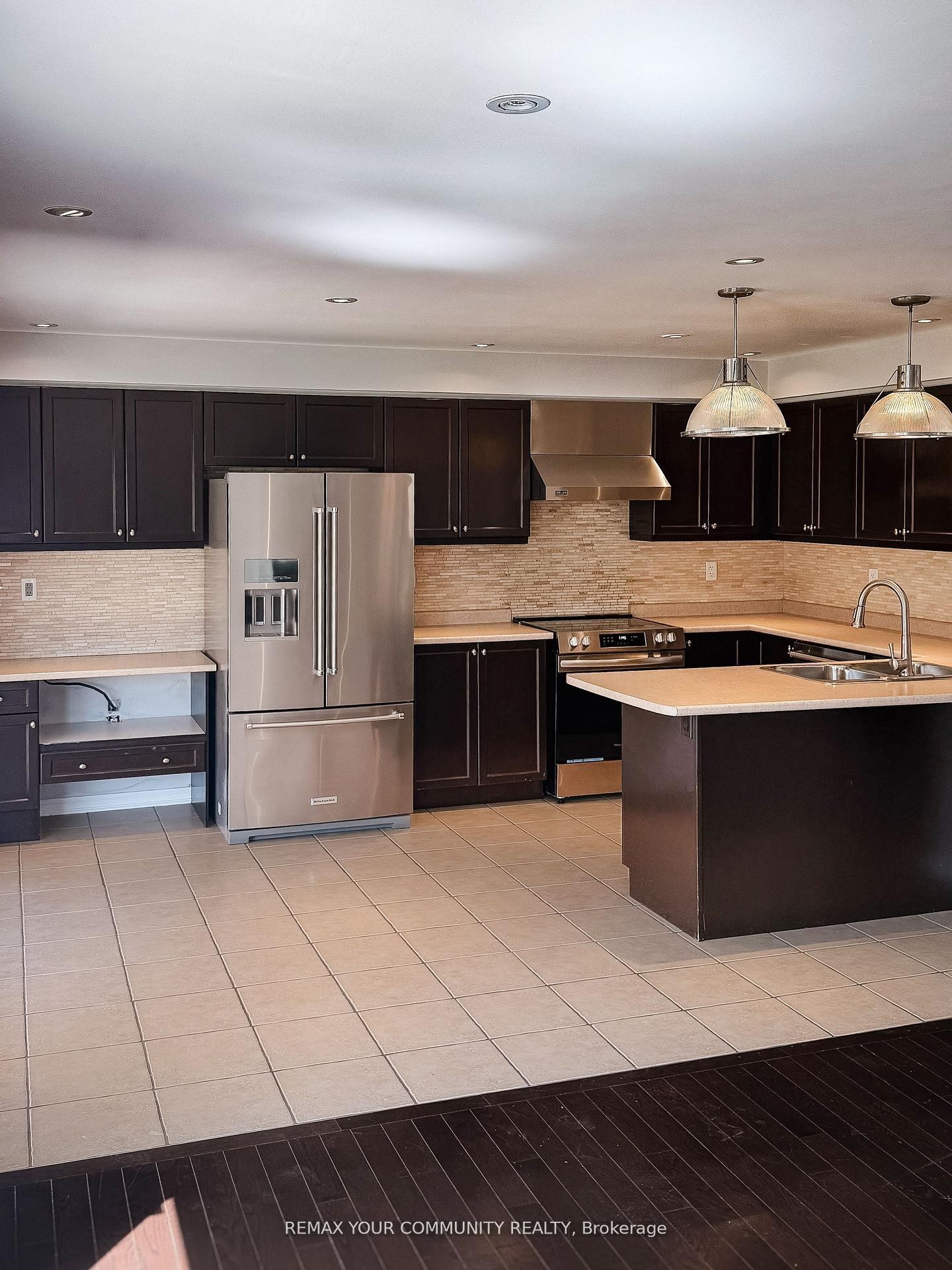 









18


Gordon

Drive,
New Tecumseth,




ON
L9R 0J1

