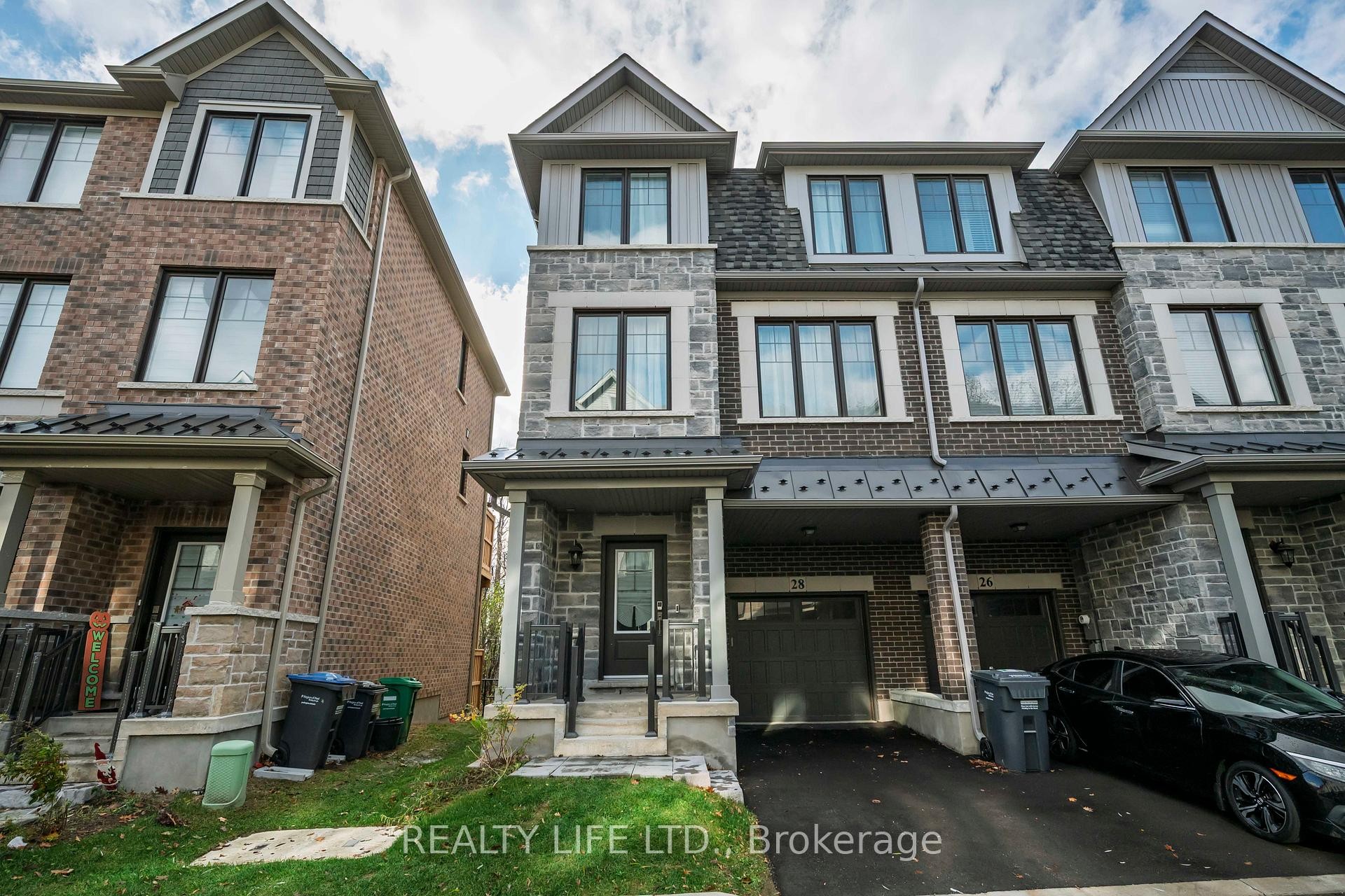 









28


Folcroft

Street,
Brampton,




ON
L6Y 6L3

