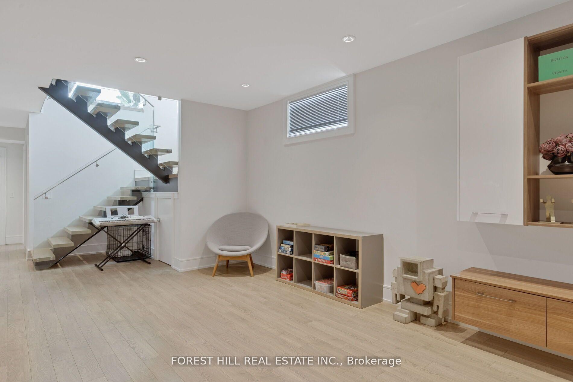 









8


Nora

Road,
Toronto,




ON
M9A 1C9

