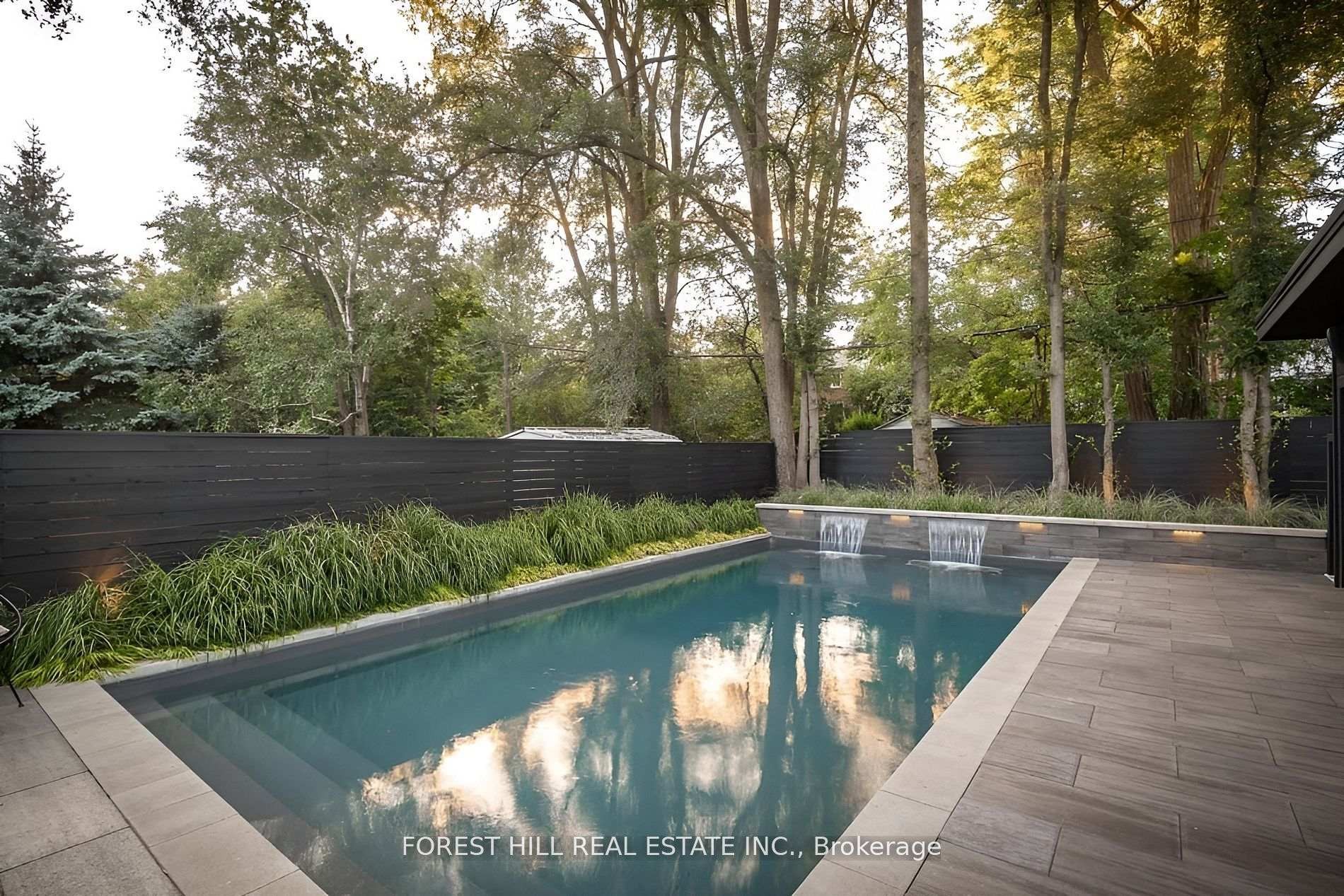 









8


Nora

Road,
Toronto,




ON
M9A 1C9

