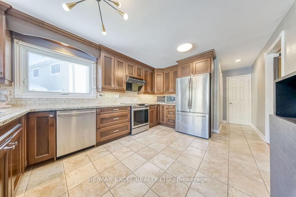 









3031


Kilbride

Court,
Mississauga,




ON
L5N 3C5


