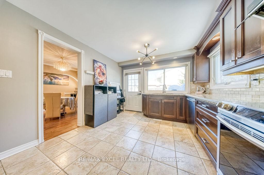 









3031


Kilbride

Court,
Mississauga,




ON
L5N 3C5


