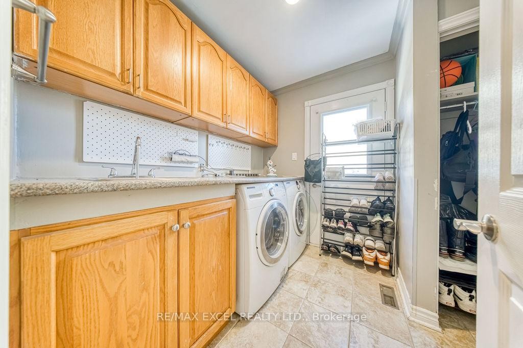 









3031


Kilbride

Court,
Mississauga,




ON
L5N 3C5

