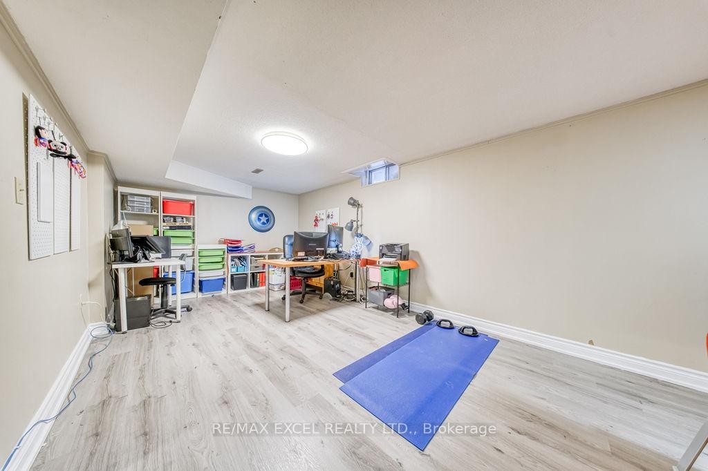 









3031


Kilbride

Court,
Mississauga,




ON
L5N 3C5

