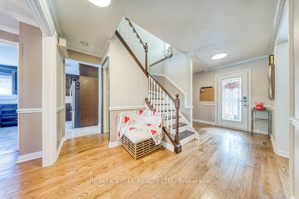 









3031


Kilbride

Court,
Mississauga,




ON
L5N 3C5

