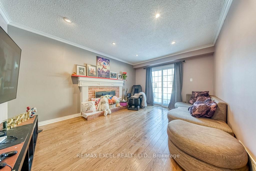 









3031


Kilbride

Court,
Mississauga,




ON
L5N 3C5

