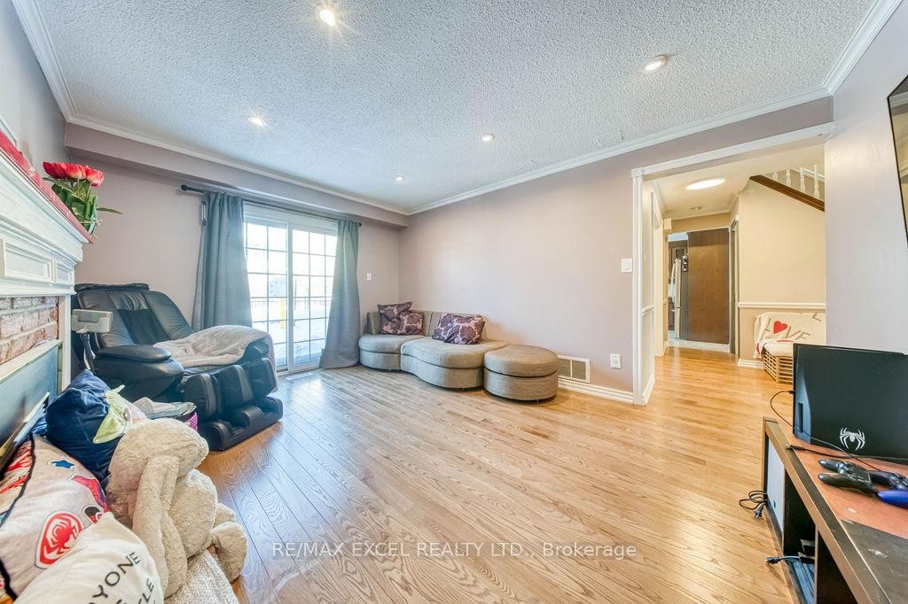 









3031


Kilbride

Court,
Mississauga,




ON
L5N 3C5

