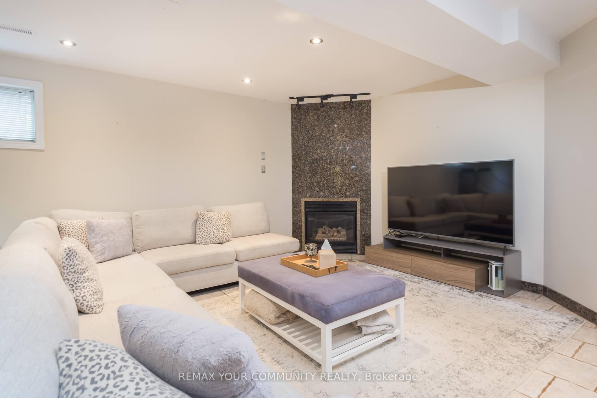 









63


Rolling Hills

Lane,
Caledon,




ON
L7E 1T8

